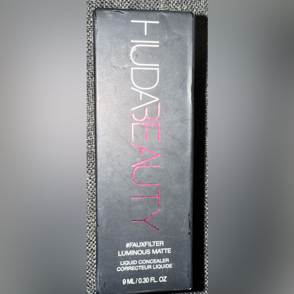 HUDA BEAUTY FauxFilter Luminous Matte Liquid Concealer - ButterScotch 7.5G